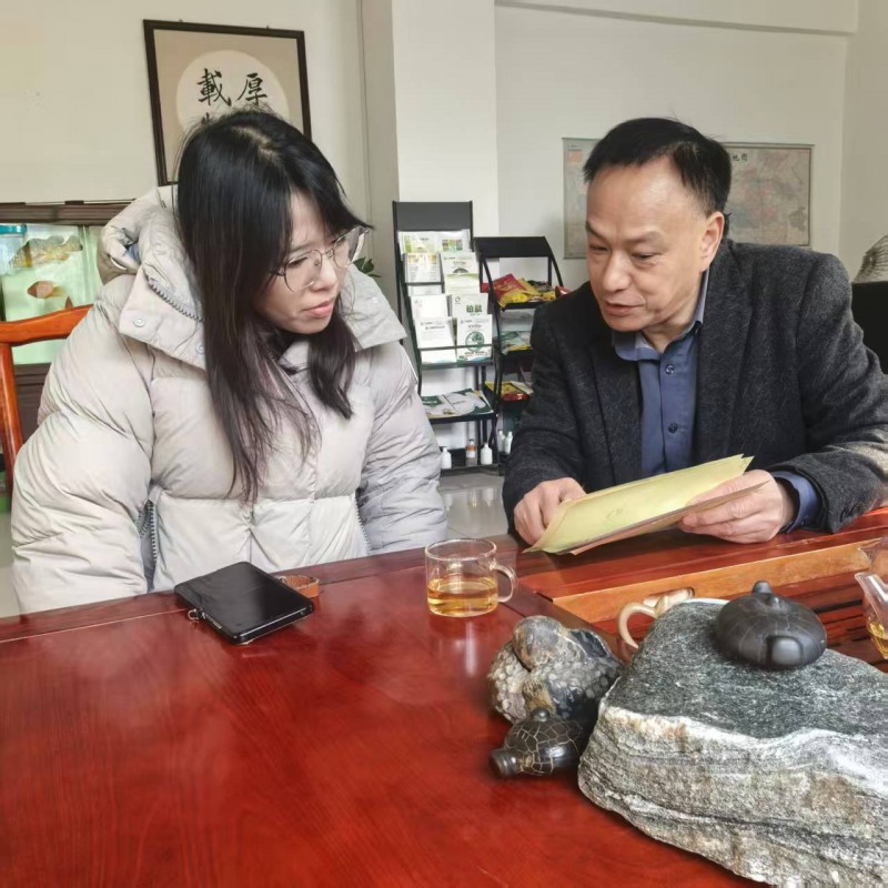 Zhejiangist pärit hr Cao külastas Baoshengi söödatehast inspekteerimiseks